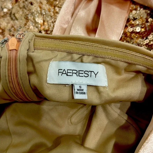 Rose gold sequin jumpsuit - Picture 2 of 5